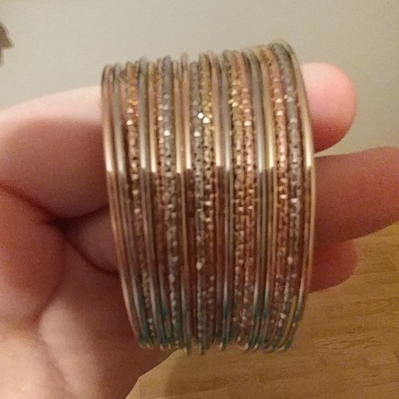 Cuffed bangle bracelet - Picture 4 of 4