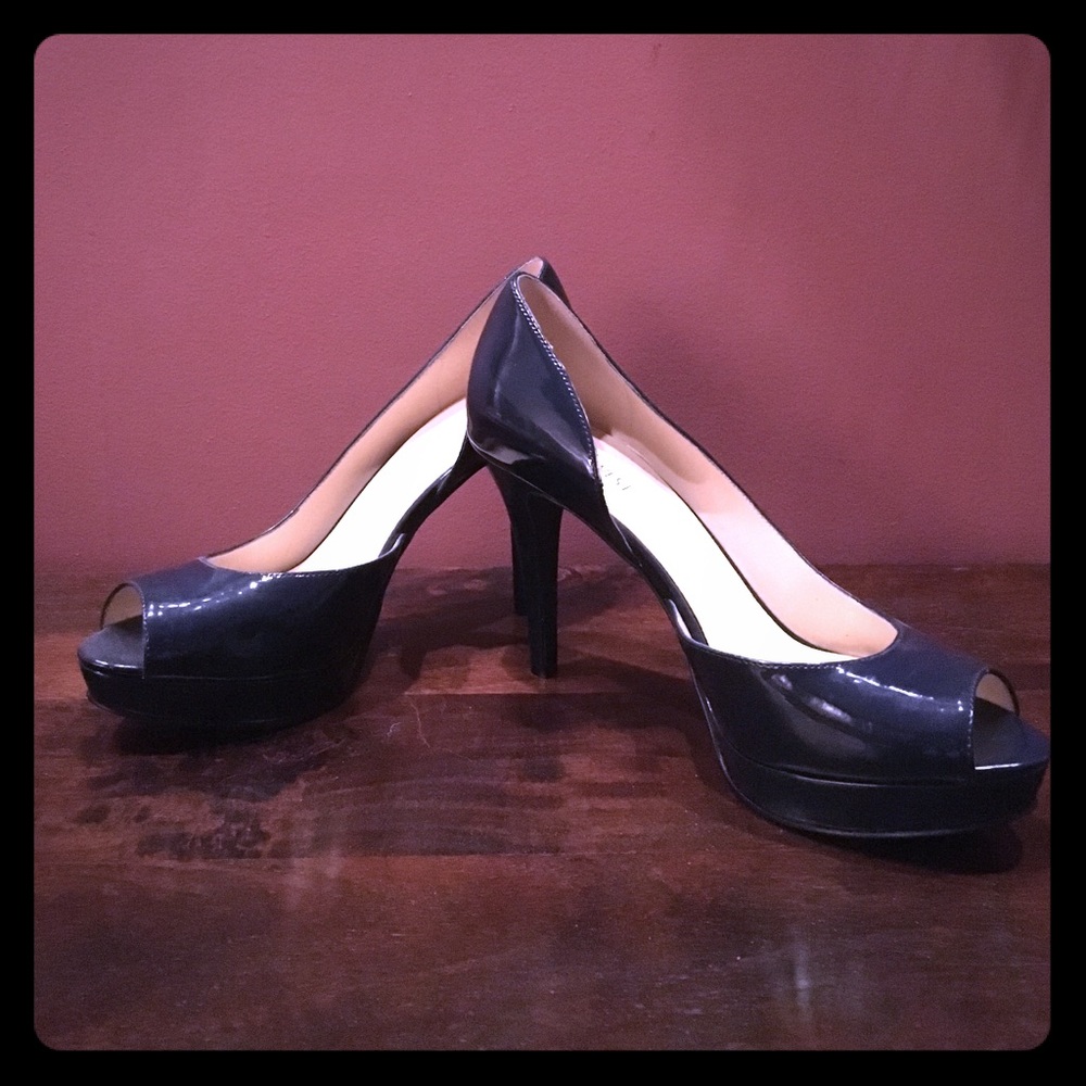 REDUCED 9West Navy Blue Patent Leather Platform