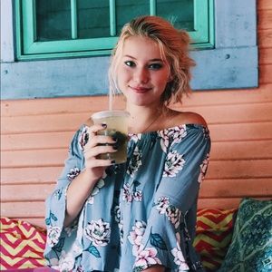 Meet your Posher, Thea