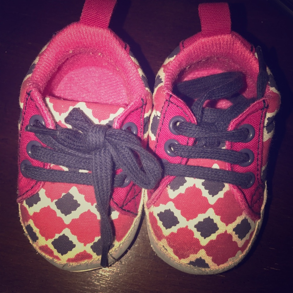 Quatrefoil design shoes