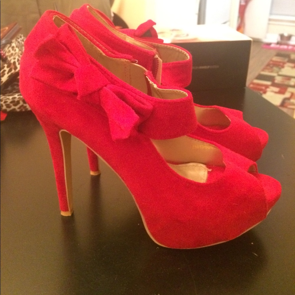 Red Pumps