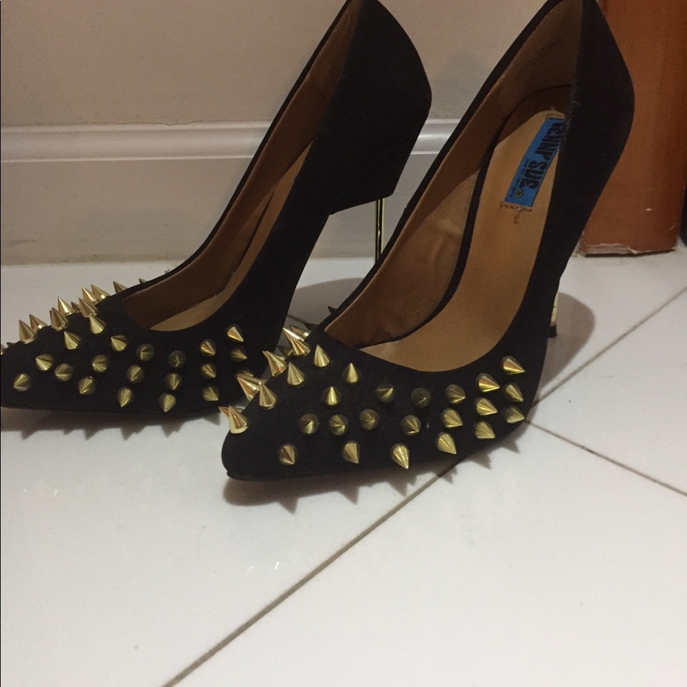 SPIKED BLACK SUEDE STILETTO
