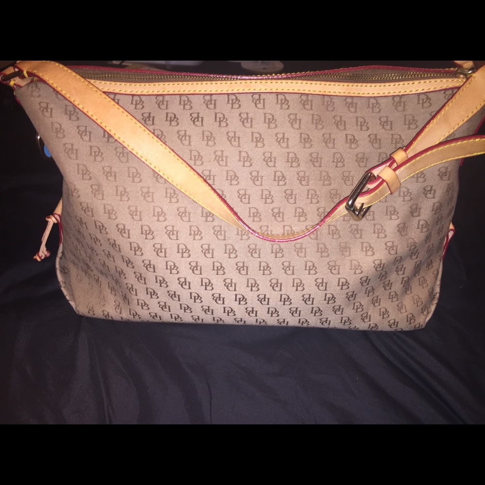 Dooney & Bourke handbag 👜