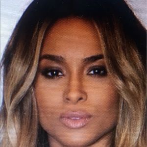 Meet your Posher, Dee