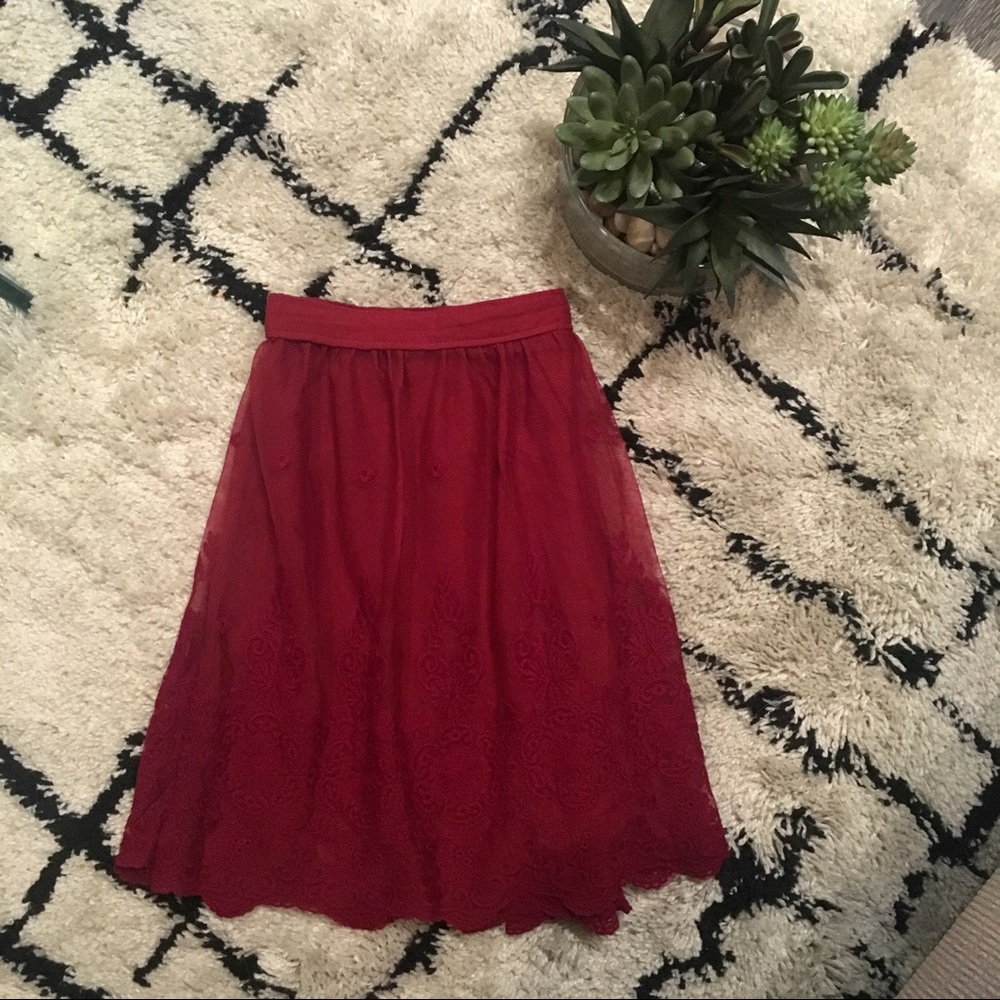 Lace skirt