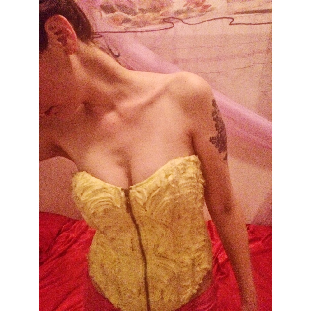Sexy strapless yellow top