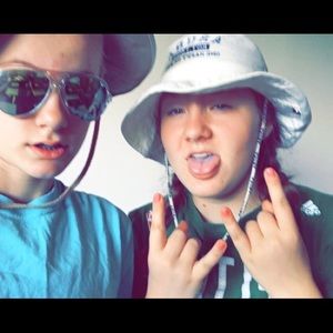 Meet your Posher, Mina