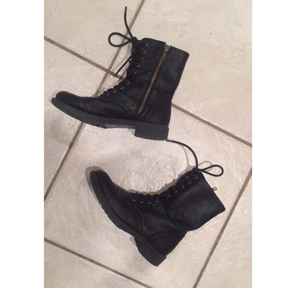 ♡ SALE women's black lace up boots - women's 7.5 - Picture 2 of 6