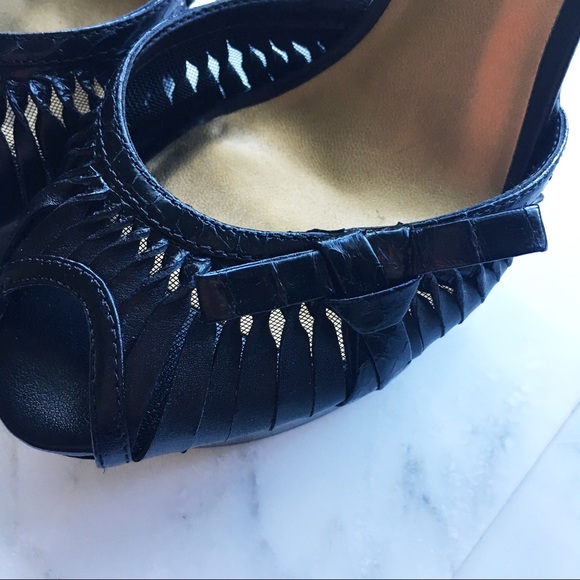 NIB Guess by Marciano "Kersty" leather stilettos - Picture 5 of 8