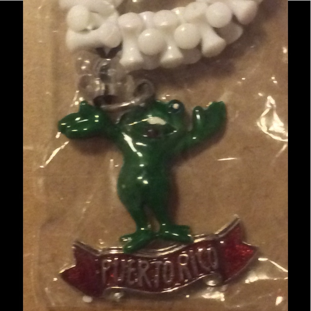 NWT Coqui Items 2 charm Beaded necklace and PR Coqui Car Flag Puerto Rico - Picture 2 of 6