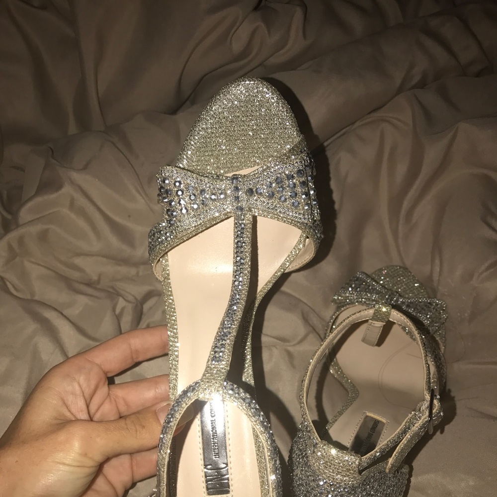 INC heels - Picture 3 of 4