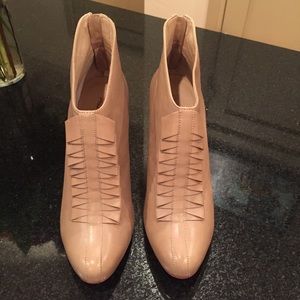 Pour La Victoire Leather Camel Booties. Sz 8.5 NEW