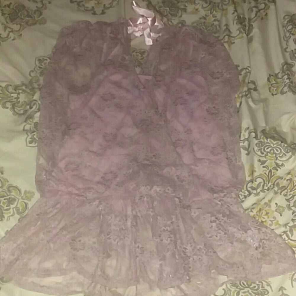 Adorable lace top with tank top