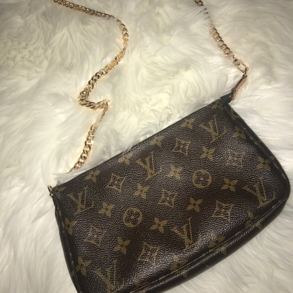 EC Authentic Louis Vuitton pochette