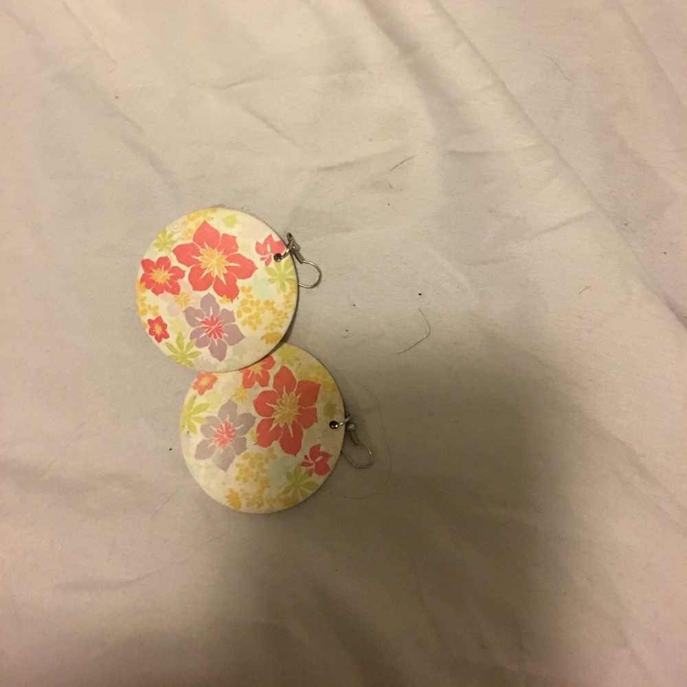🌞Very lightweight floral earrings🌞