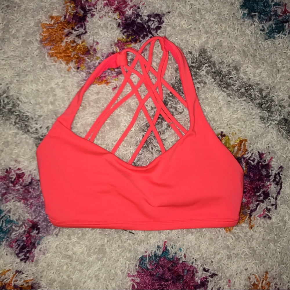 Lululemon free to be wild bra size 6