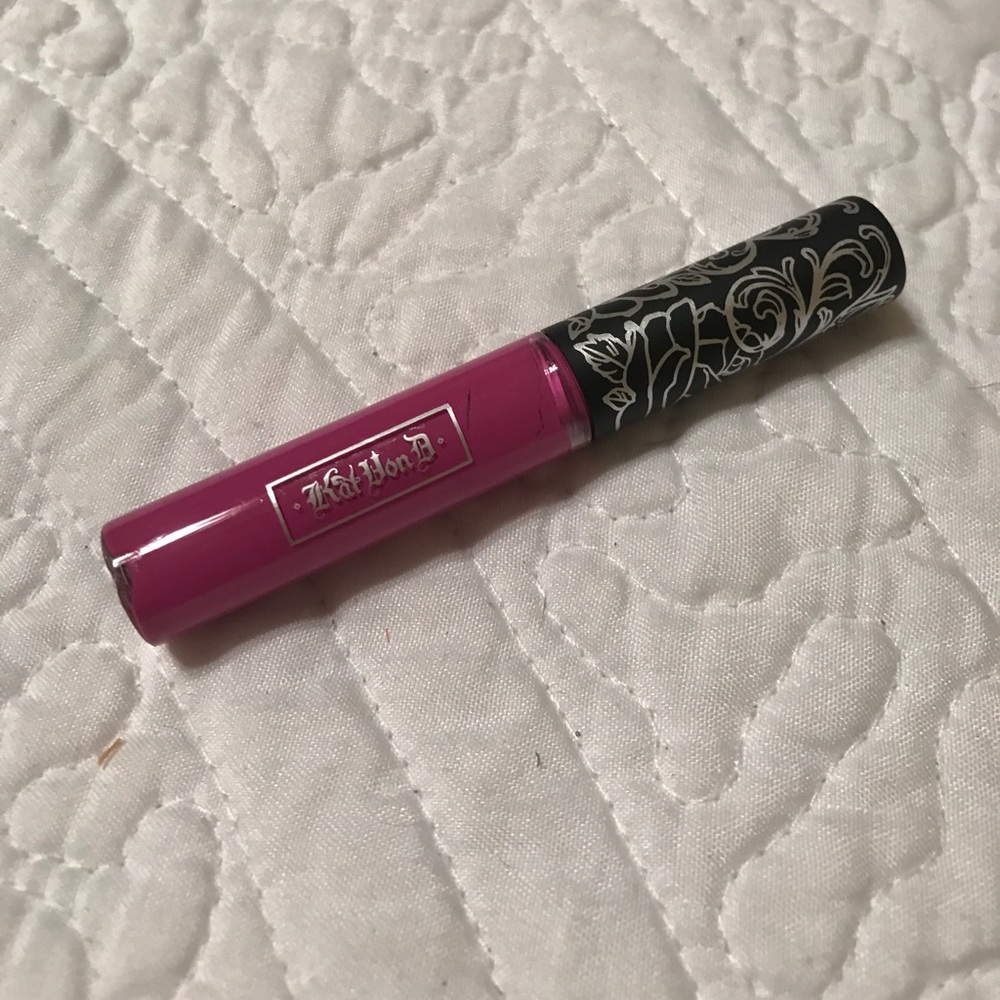 Kay Von D Everlasting Liquid Lipstick in "K-Dub"