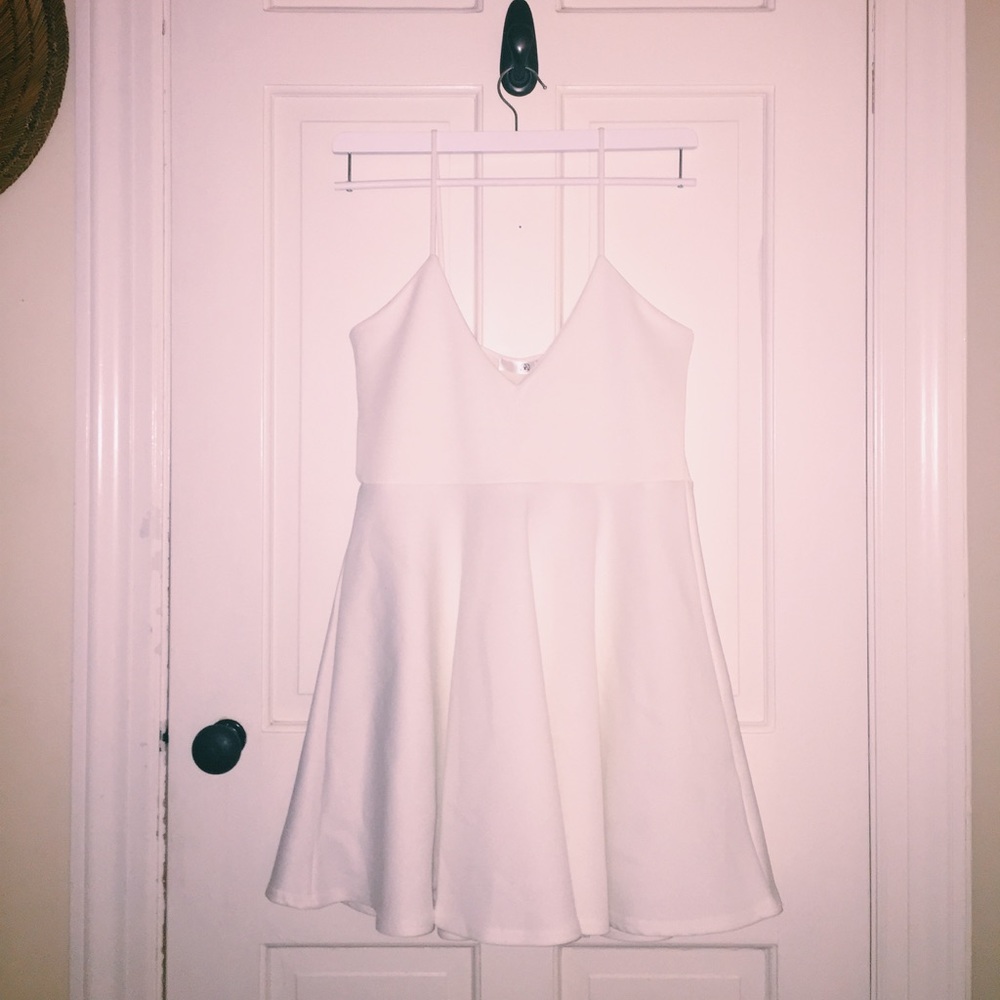 Missguided White Plunge Skater Dress