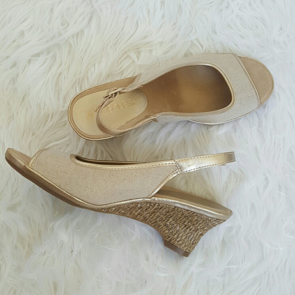 Aerosoles Open Toe Mini Wedge Size 7