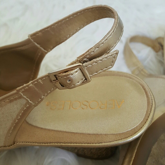 Aerosoles Open Toe Mini Wedge Size 7 - Picture 2 of 8