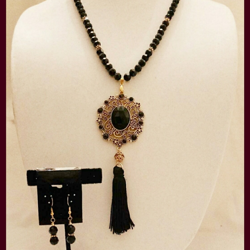 Black Tassle Pendant Necklace
