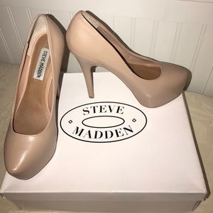 Steve Madden Nude/Blush Pumps
