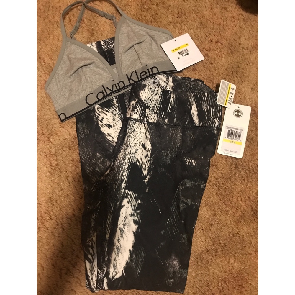 UNDER ARMOUR MEDIUM WORKOUT LEGGINS!