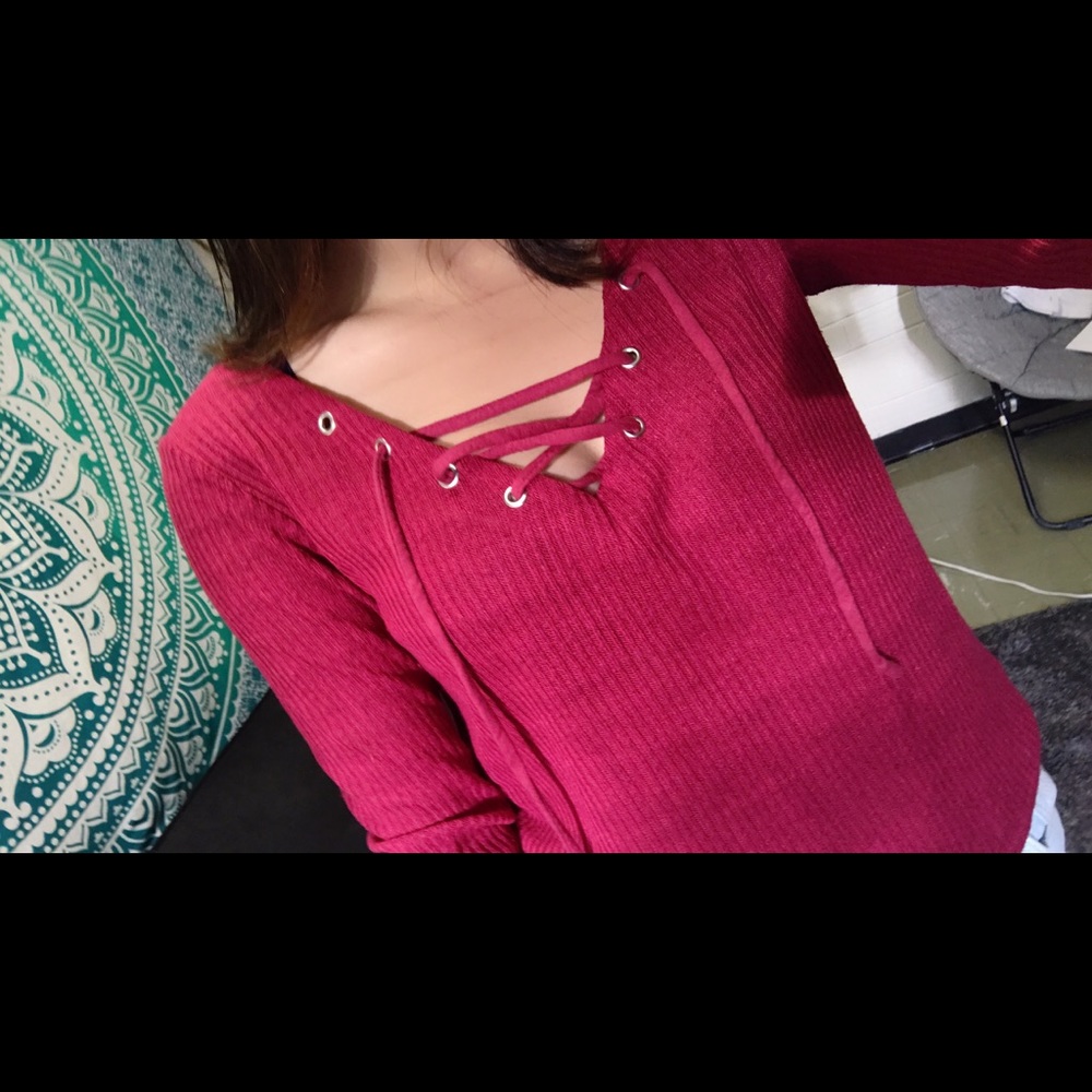 Cute maroon colored sweater