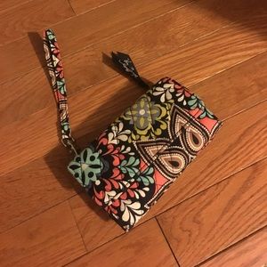 Vera Bradley Sierra patterned wristlet ❣️