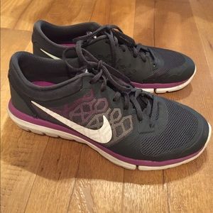 Women's nike training shoes