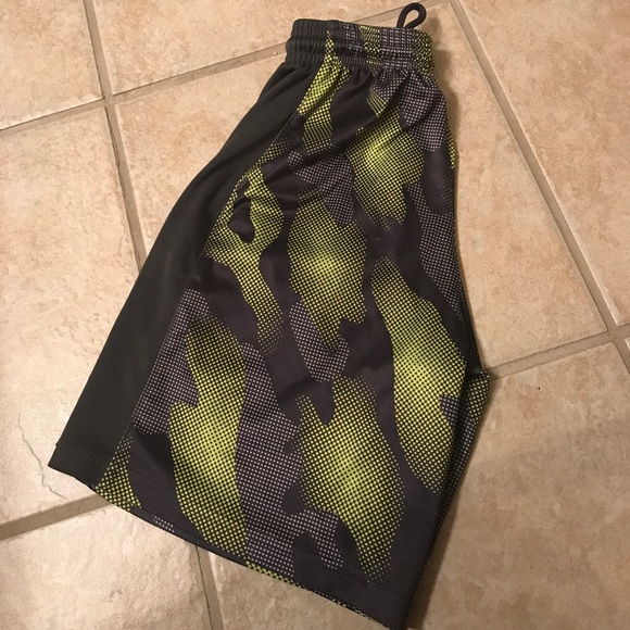 Boys athletic shorts - Picture 2 of 3