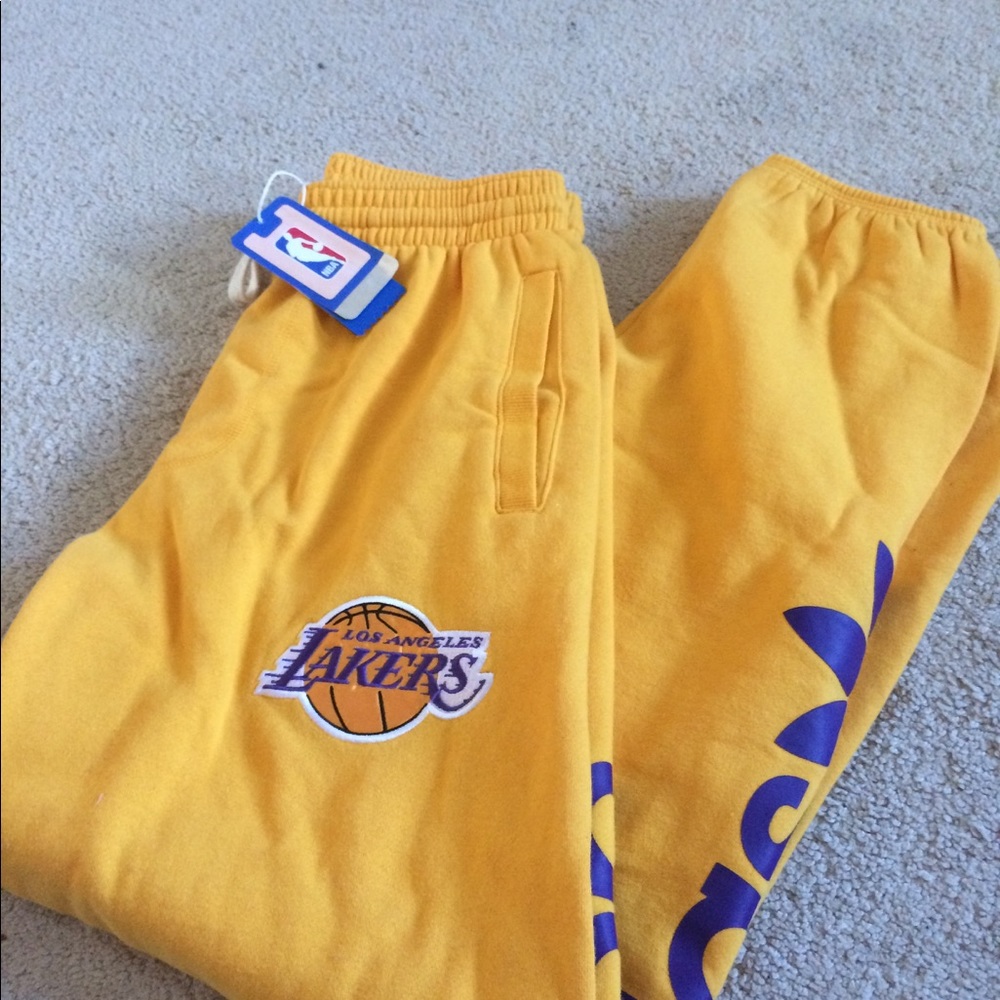 Adidas - LA Laker - Size S - Fleece Pant w/ Pocket