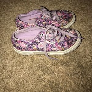 Girls Superga Floral Print Sneakers Size: 11