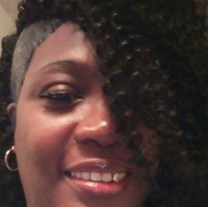 Meet your Posher, Regina