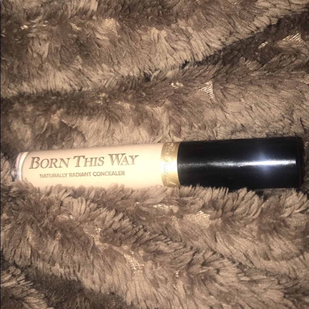 Too Faced Born This Way Concealer