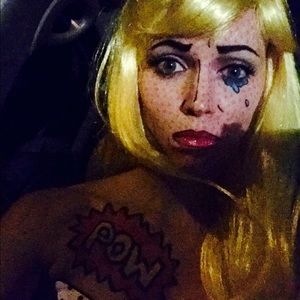 Meet your Posher, Corrie