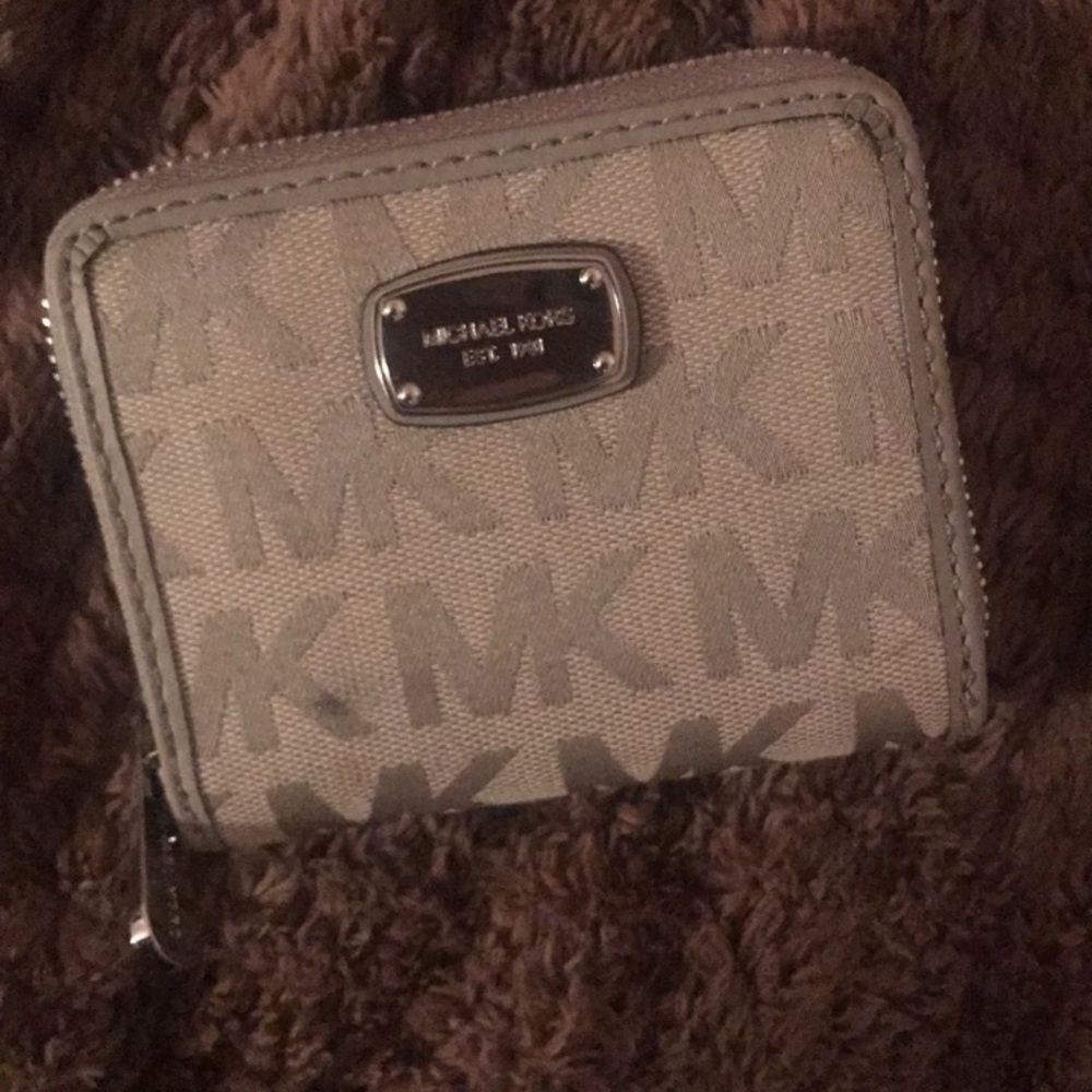 Micharl Kors Wallet