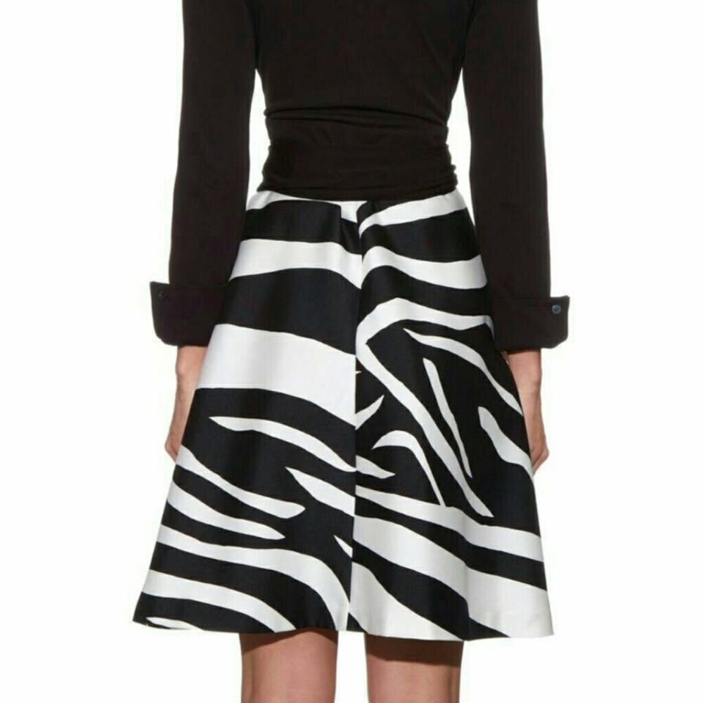 Price⬇️‼️Gorgeous DVF wrap dress - Picture 2 of 8