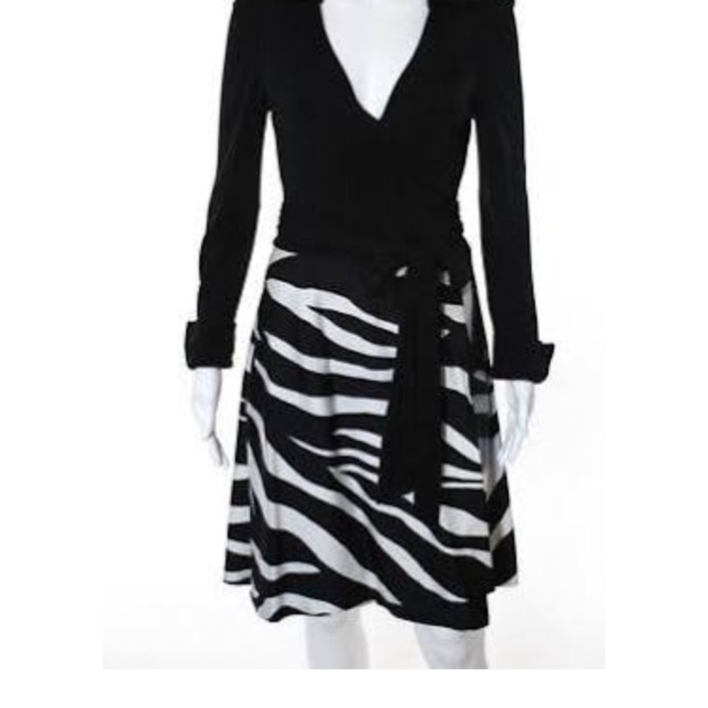 Price⬇️‼️Gorgeous DVF wrap dress - Picture 5 of 8