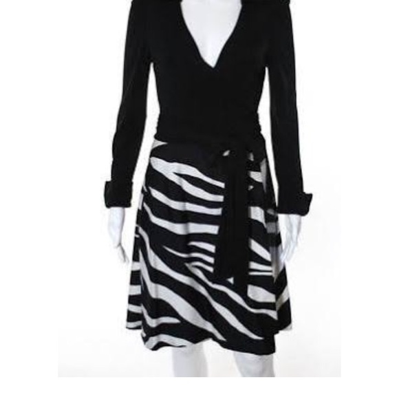 Price⬇️‼️Gorgeous DVF wrap dress - Picture 5 of 8