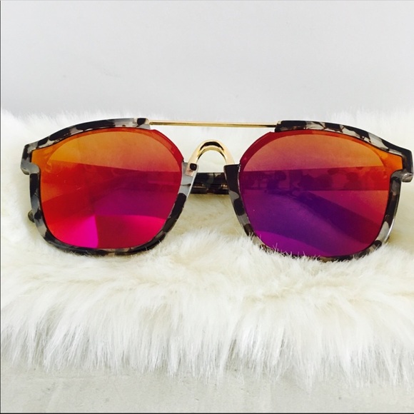 Accessories - Mirrored Top Bar Sunnies