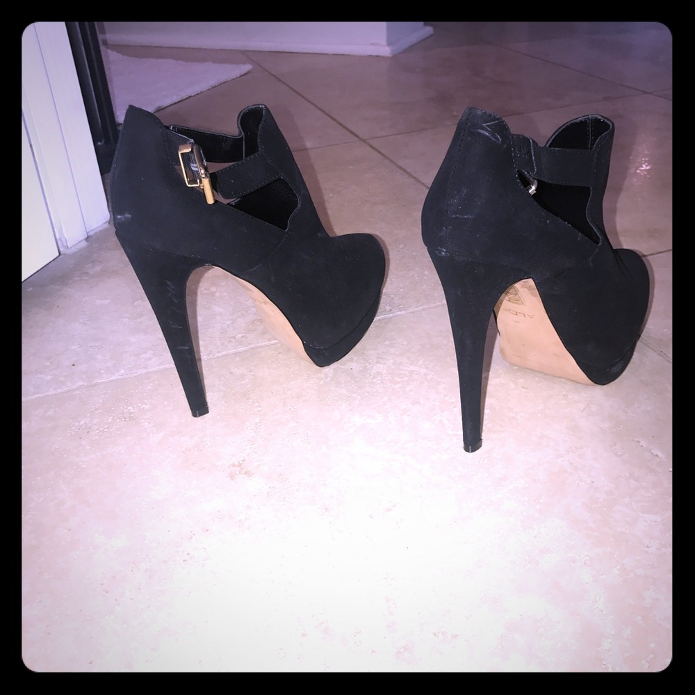 Black Aldo platform booties