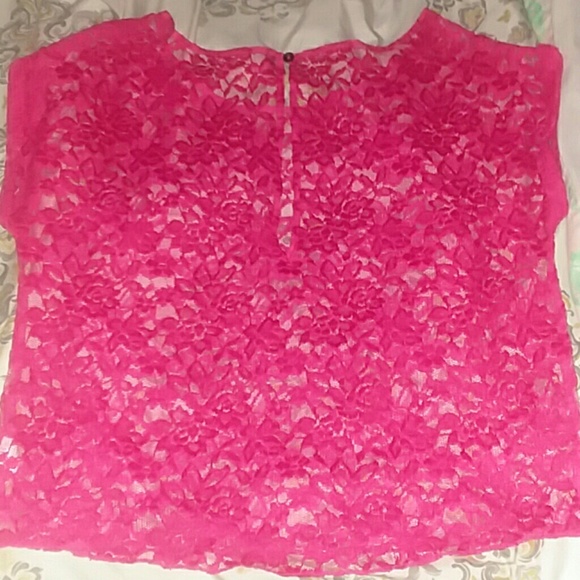 Cute Lace top - Picture 2 of 3