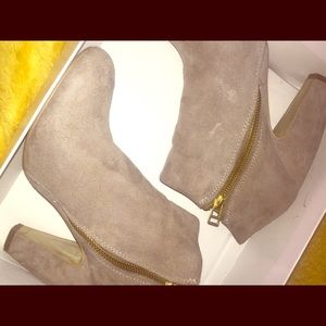 Steve Madden Penelope suede booties