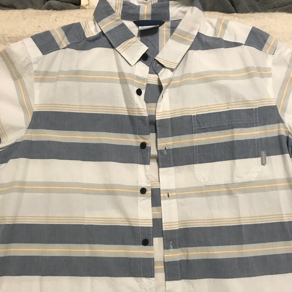 Columbia casual button down short sleeve shirt