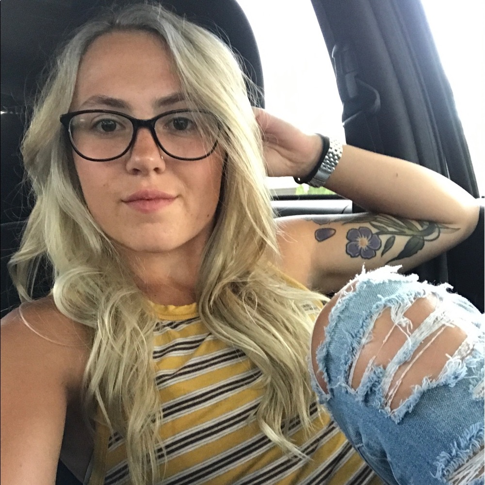 Meet your Posher, Lauren