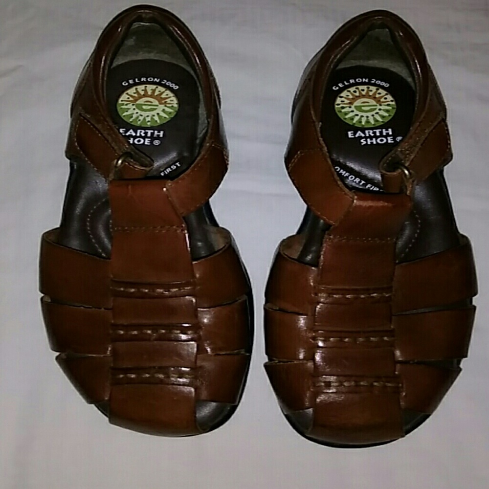 NWOB Earth Shoes, Tobacco colored leather, Size 6W