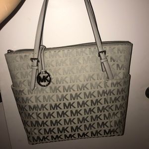 Michael Kors Jetset Bag