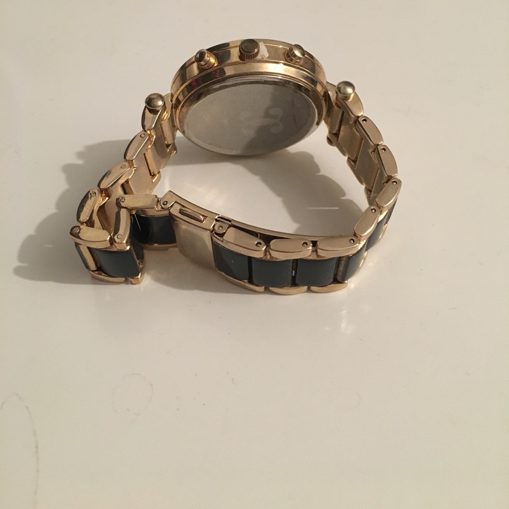 Watch - Picture 3 of 3