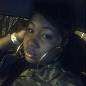 Meet your Posher, Mya